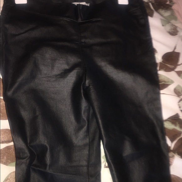 Gorgeous Leather stretchy pants! Fits body great ! - Picture 2 of 3